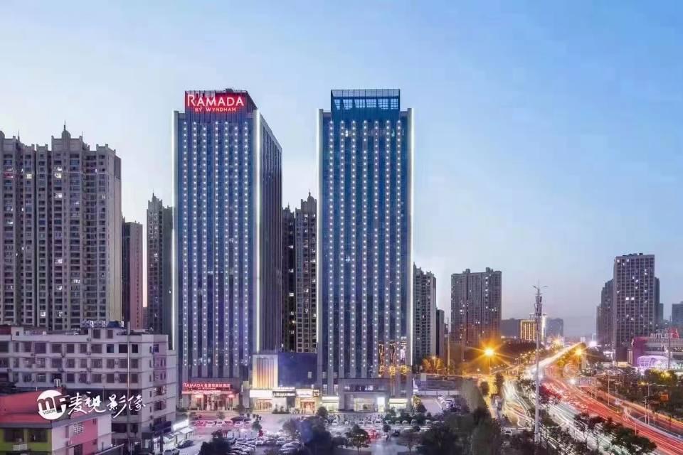 长沙四星级酒店最大容纳500人的会议场地|金星华美达酒店的价格与联系方式